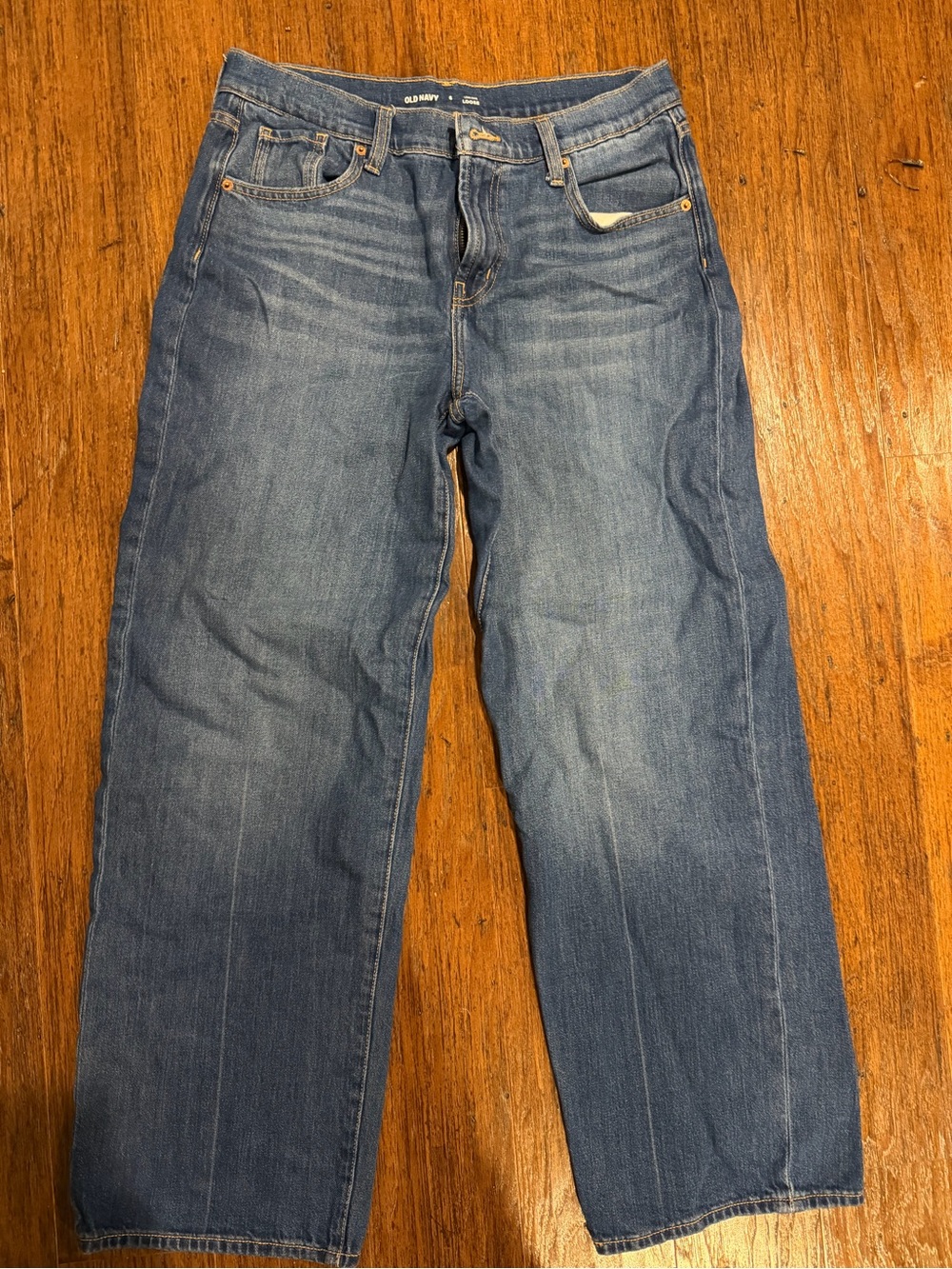 Women’s Old Navy Relaxed Straight Jeans in Medium Blue